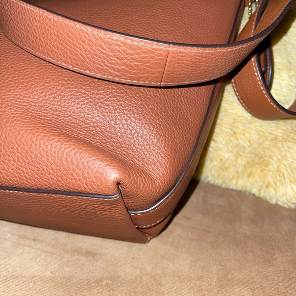 Coach - Picture 6 of 6